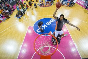 Isaiah Swann, MVP; Calvin Harris, bombardero; Lipek, matador; y Ensminger homenajeado