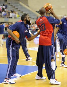 Turner debuta con Pacers; Harden, 43 puntos en 31 minutos