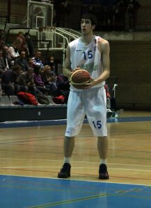 Albert Homs está de vuelta: el catalán entre los mejores jugadores de la Adecco Plata