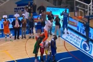 Tyler Honeycutt machaca sobre 4 jugadores; ¿el mejor mate de la historia en Europa?