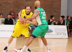 Adecco Plata (J19): 3/6 partidos decididos en los últimos segundos. Joseba Aramburu, MVP