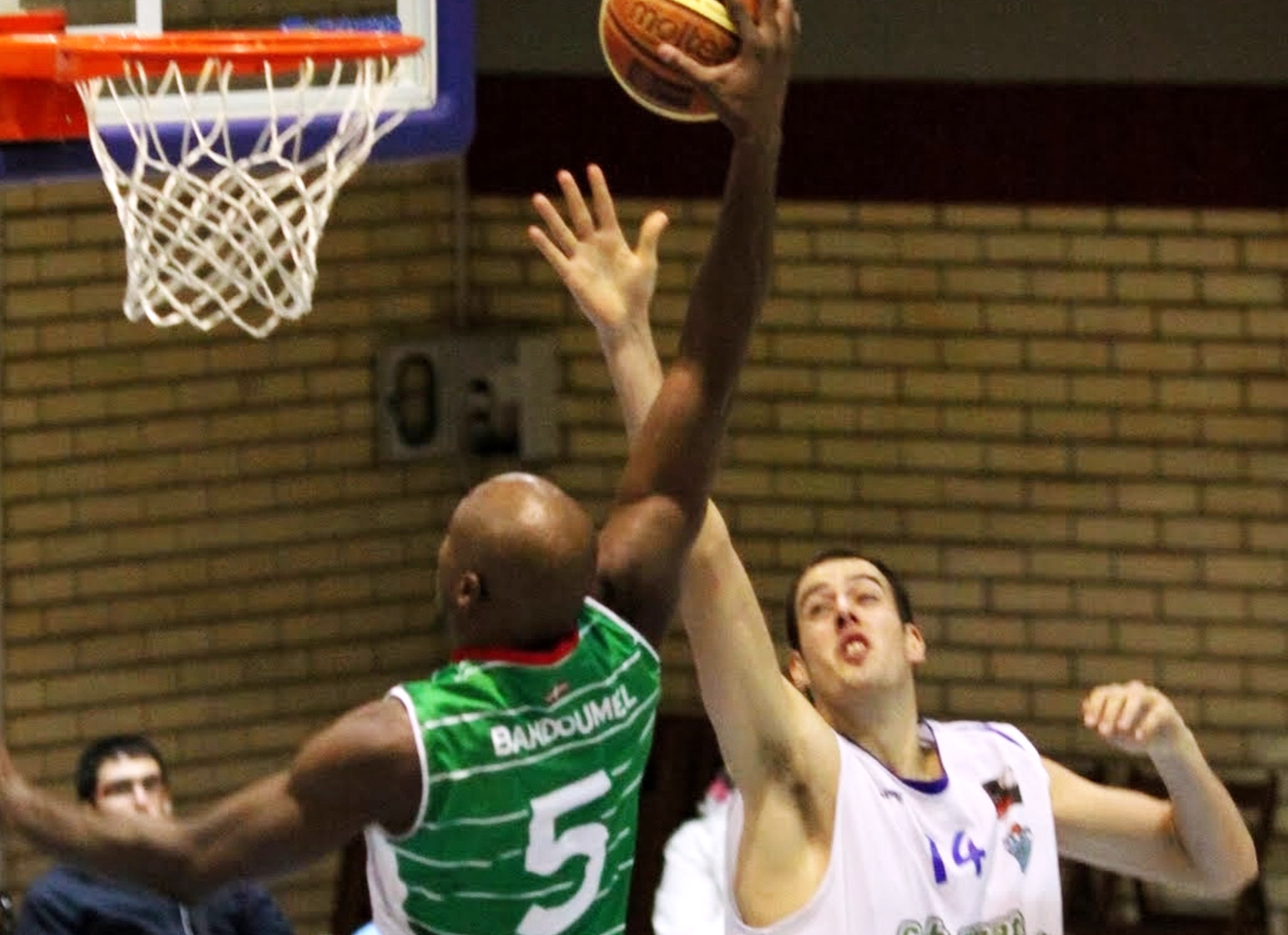 Zoco Plata: Djim Bandoumel cambia Zornotza por Peixegalego en la sorpresa de la semana