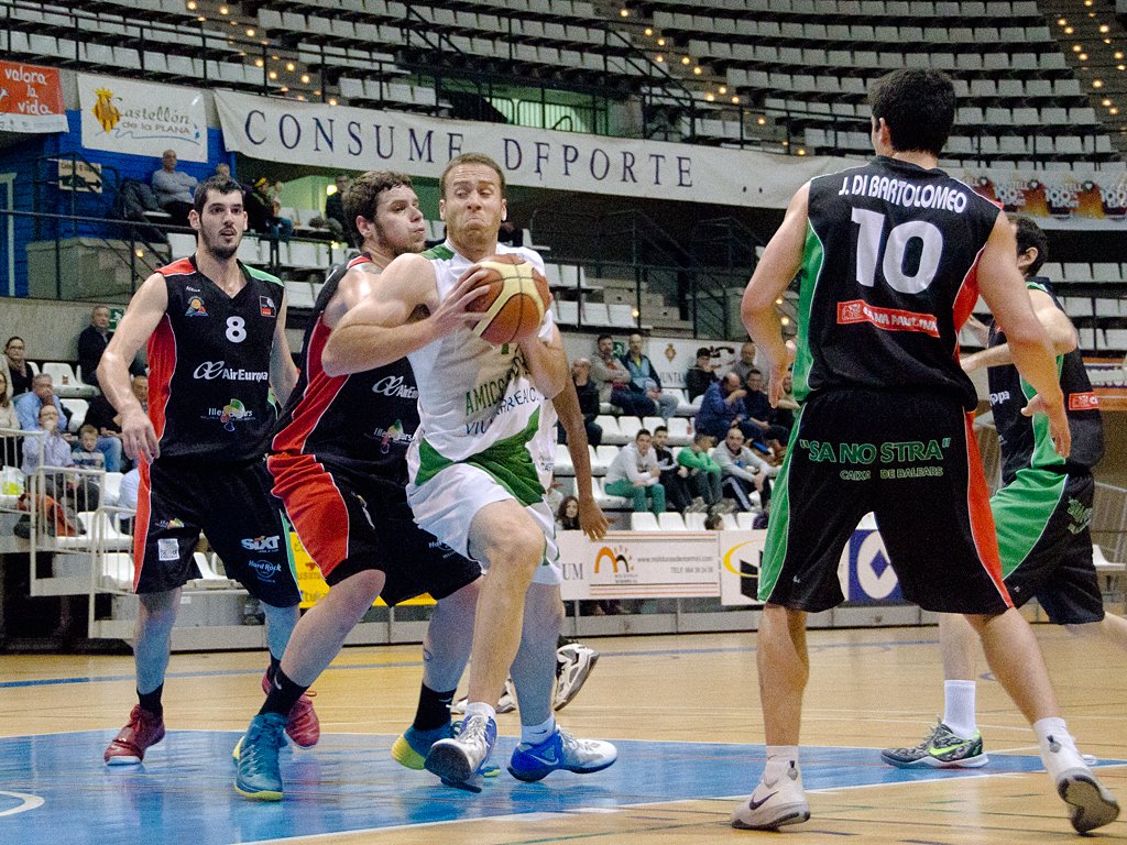 Adecco Plata (J18): El líder Fuenlabrada pierde y PAE acecha. Ausina, derrota pero MVP