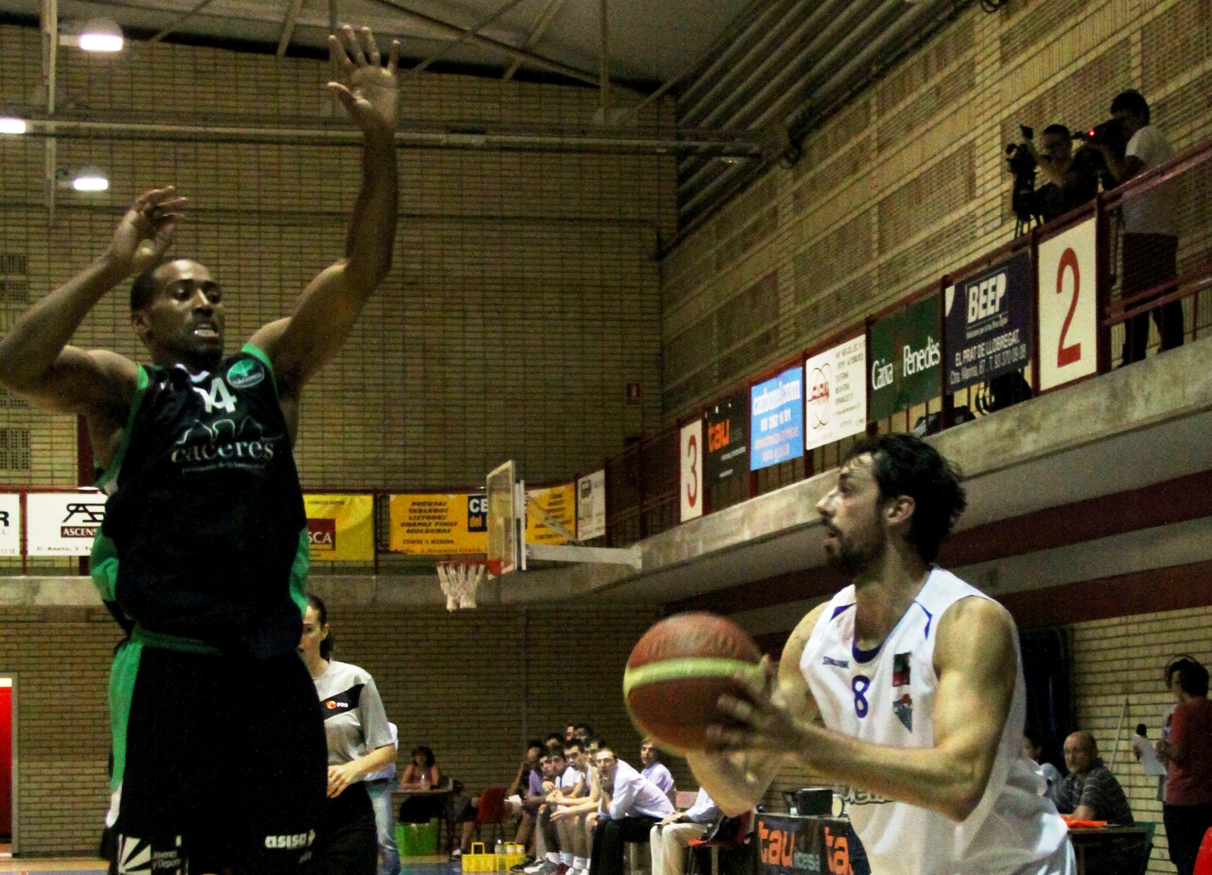 Zoco Plata: Garfield Blair, cortado en Cáceres, llega a Marín ocupando el hueco de Homs