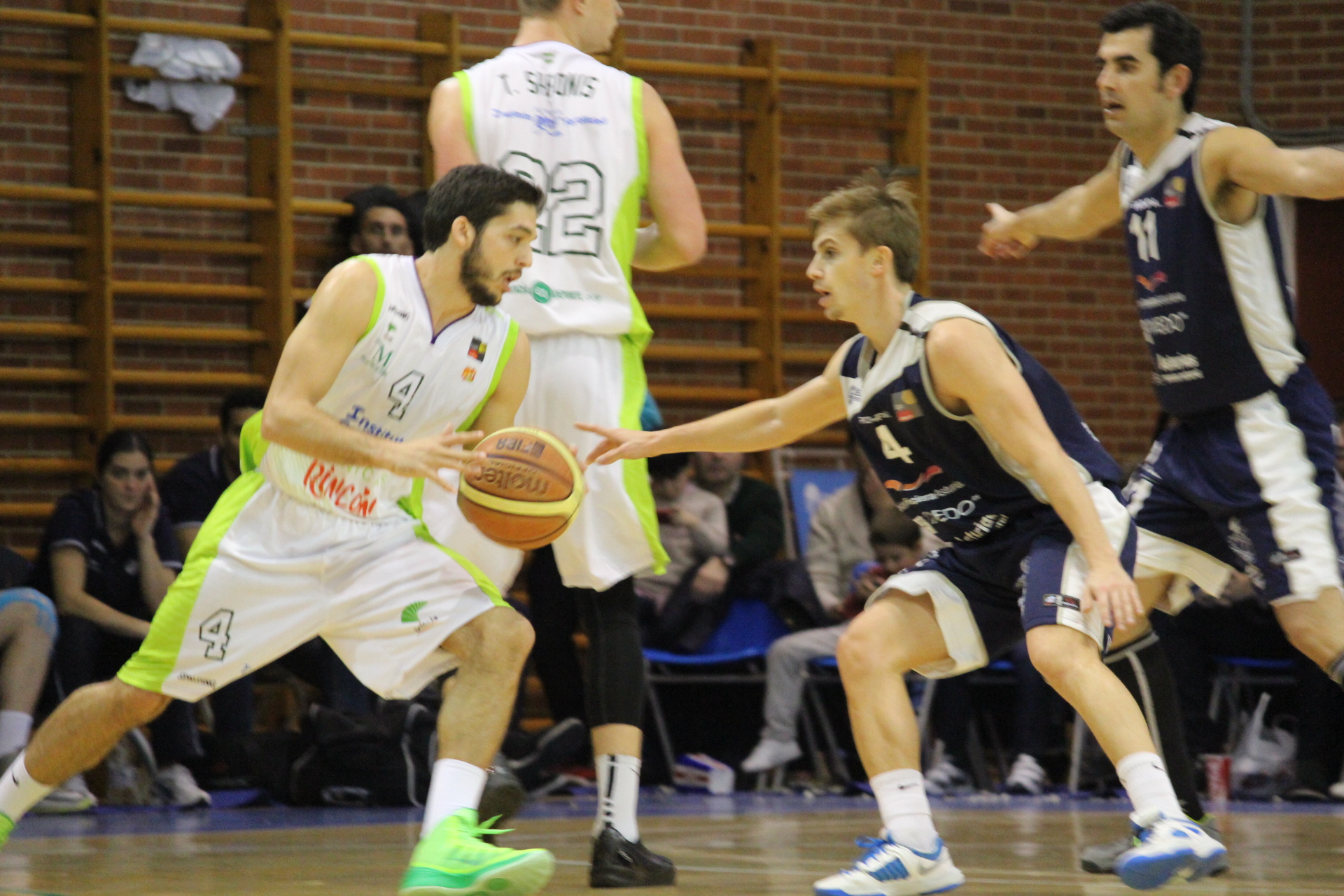 Huesca y Oviedo ganan en casa, pero no impiden un nuevo MVP de Trias