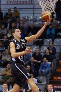 Álex Llorca, trabajo y calidad para el perímetro del Breogán