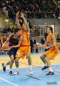 Los favoritos no perdonan. Lleida ahonda en la crisis del COB y sueña con el play-off