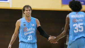 Un cañonero para Iberostar Tenerife, Carl English regresa a las pistas