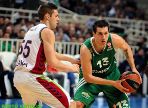 Laboral Kutxa resurge en el OAKA, Mirotic y Dragic (MVP) guían a Madrid y Unicaja