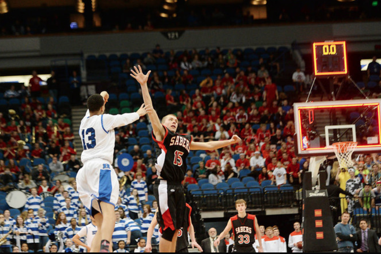 ¡INCREIBLE! Un canastón que vale una final estatal (VIDEO)