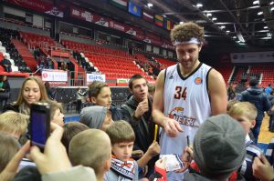 El CAI también pesca en Ucrania. Ben McCauley suplirá a Joseph Jones