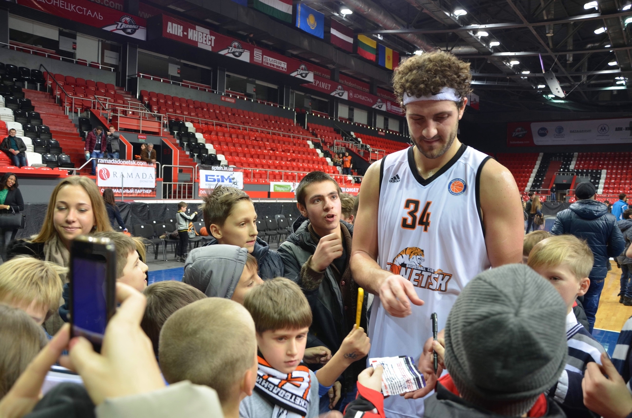 El CAI también pesca en Ucrania. Ben McCauley suplirá a Joseph Jones