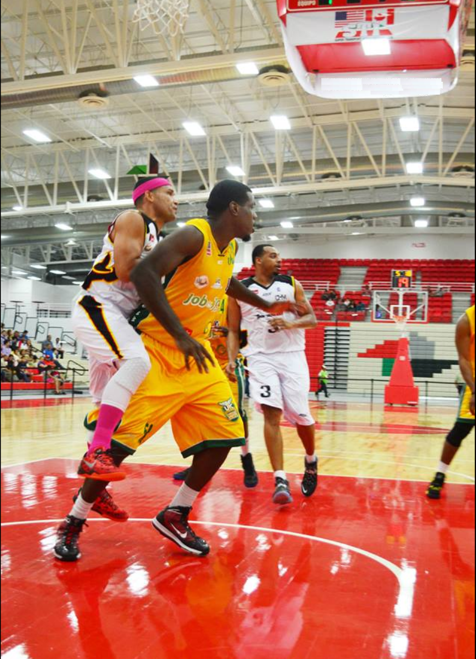 Zoco Plata: Guadalajara refuerza la pintura con Nkem Nweke y corta a Tola Akomolafe