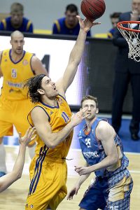 Valencia se refuerza  con Kresimir Loncar; Rio Natura Monbus se hace con Maxi Kleber