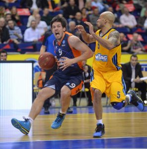 Valencia Basket mantiene la renta de 32 puntos y ya espera rival en semifinales (78-73)