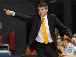 Valencia renueva a Perasovic; Luis Casimiro sustituye a Chus Mateo en Fuenlabrada