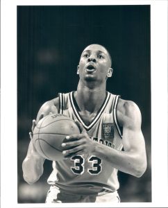 Alonzo Mourning, al Hall of Fame. Sarunas Marciulionis se queda a las puertas