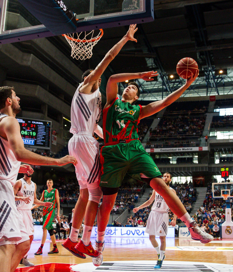 Willy Hernangómez repasa su año-debut: “Si sigo cedido, ojalá sea en Cajasol”