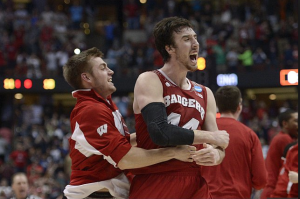 “El Gran Kaminsky”, o cómo Wisconsin se metió en la Final Four. Florida, sin problemas