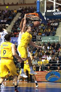 Iberostar Tenerife empieza a edificar su futuro. Luke Sikma continuará de aurinegro