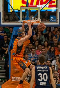 Doellman forma con Nelson, Goudelock, Thompson y Golubovic el cinco ideal de la Eurocup