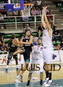 Cáceres renueva a Marco, máximo asistente de la Adecco Plata 2013-14