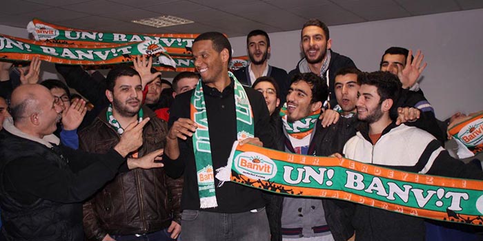 Banvit-Galatasaray y Fenerbahce-Karsiyaka en semis. Sammy Mejia, MVP 2013-14