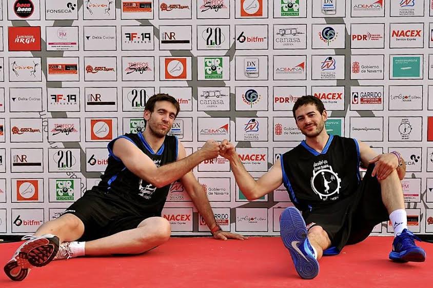 Basket 14 horas Navarra: los Iñakis la lían con la excusa de la pelota naranja