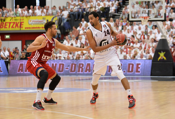 Berlín, Artland y Bayern, a semis. Bamberg, acribillado desde el perímetro, eliminado