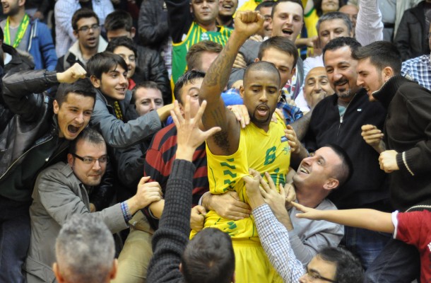 Washington, otro MVP y buzzer beater. Sobresale De Vries. Terrence, “el breve”