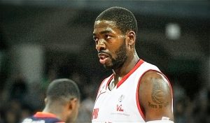 O.D. Anosike, una máquina reboteadora para Laboral Kutxa (VIDEOSCOUTING)