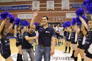 Guillermo Arenas continuará al frente de Oviedo Baloncesto