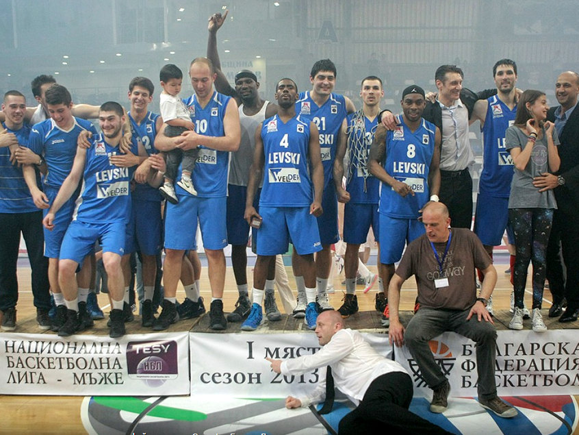 Levski Sofía destrona a Lukoil, ganando la liga búlgara con árbitros italianos