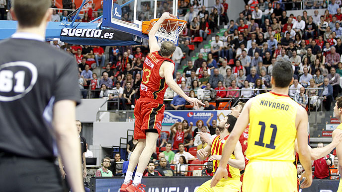 CSKA tienta al NBA Mike Scott; Sanikidze, a Unics. Saras cuelga las botas