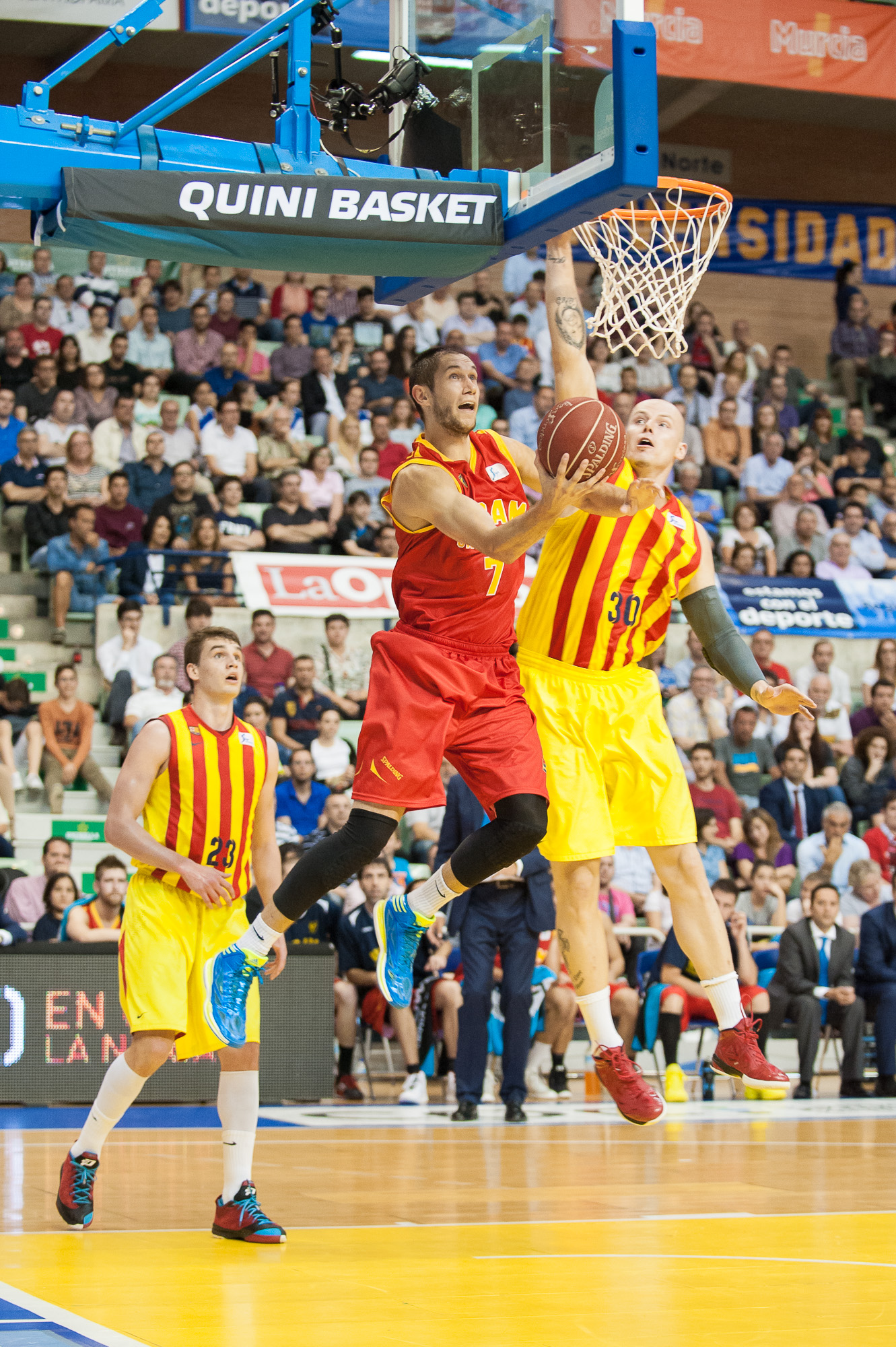 Crespi, ¿la carta en la manga de Laboral Kutxa? Kim Tillie, aterrizaje inminente