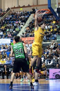 Blagota Sekulic, el hijo pródigo que regresa a Tenerife. Vázquez seguirá en Málaga