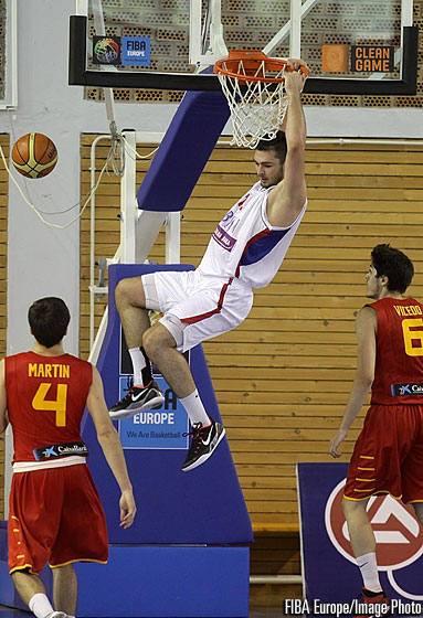 Europeo U20 J3: Nikola Jankovic y Mihajlo Andric hacen sonar las alarmas para España