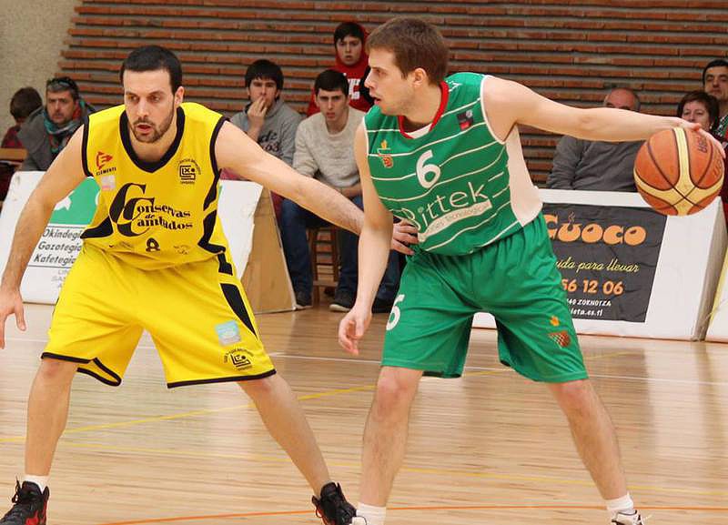 David Quero seguirá en Zornotza. Parejo, primera pieza de Cáceres