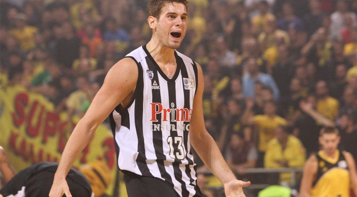 Bogris, un pívot a la antigua usanza para Morabanc Andorra. Así juega