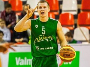 Janis Kaufmanis, anotación letona para el Lleida. Pablo Almazán, a Navarra