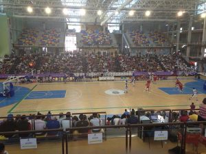 Los aficionados filipinos invaden Guadalajara. Mira como animan a los suyos