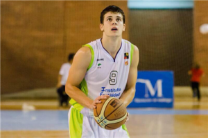 Unicaja viajará a Las Vegas a buscar un pívot y analiza las novias para Dejan Todorovic