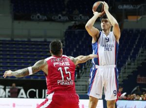 El clan de los Saric: “Si Dario no juega, buscaremos una salida de Efes”