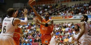 Real Madrid inicia la Copa Euroamericana con victoria ante los Cangrejeros de Paco Olmos