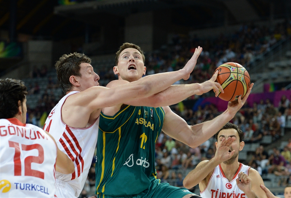 Preldzic rescata a Turquía con dos triples ante la incredulidad australiana (65-64)