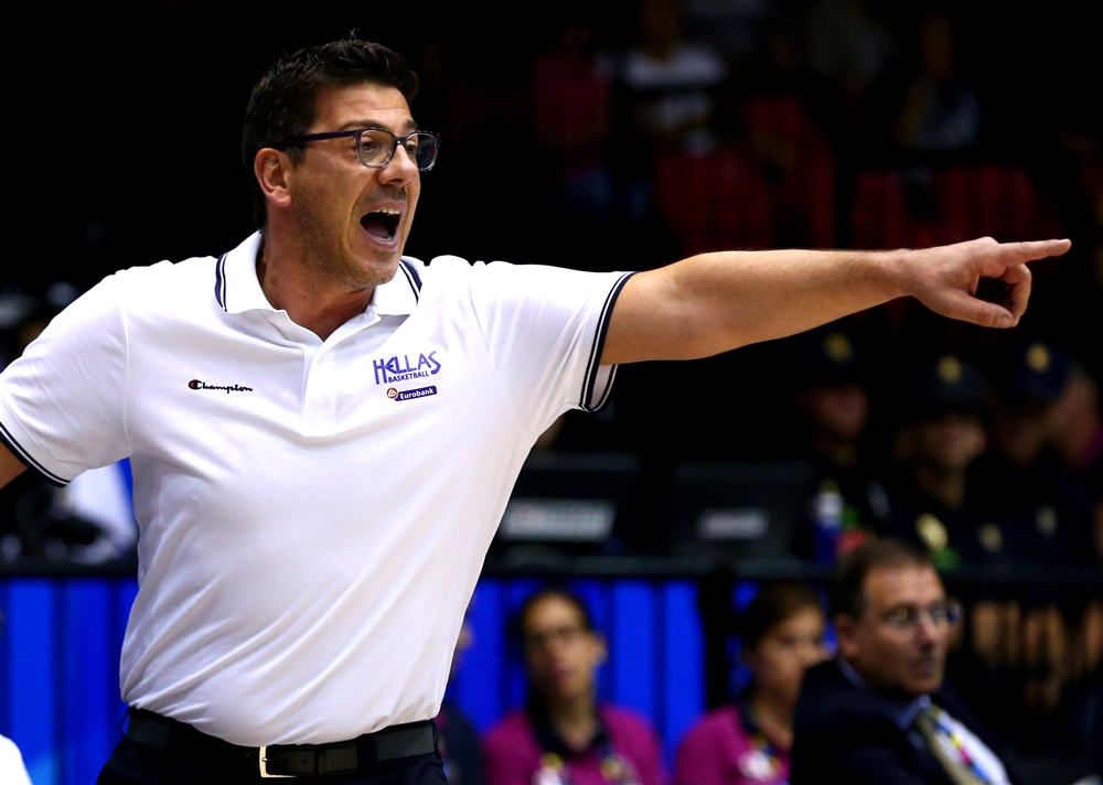 Katsikaris: “Sólo por la afición que los apoya a muerte, Bilbao merece un equipo en ACB”