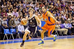 El filial blaugrana sorprende al líder Andorra. ¡Cayó Pumarín! Llorca MVP