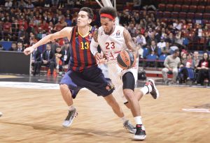Festival de Abrines, con 21 puntos, imponiendo su talento al carácter italiano (63-78)