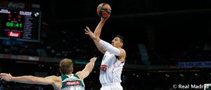 Reyes y Ayón, los mejores en el debut del Madrid en Europa (80-71)