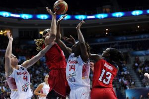 Estados Unidos despierta a España del sueño mundialista (64-77)